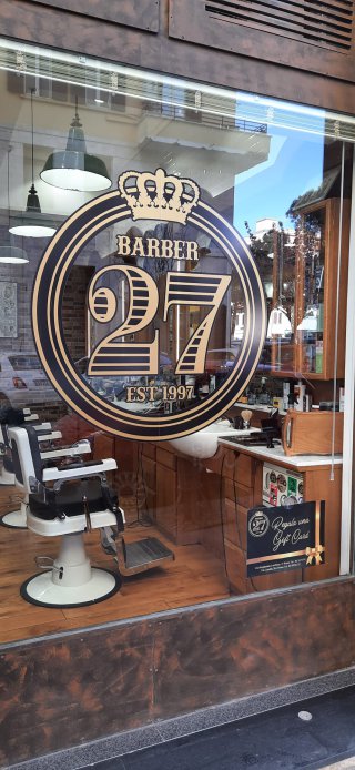 adesivo prespaziato per negozio